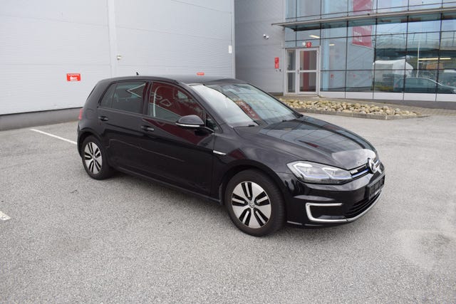 WVWZZZAUZJW903914 2018 VOLKSWAGEN GOLF-2