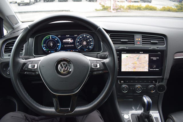 2018 VOLKSWAGEN GOLF - 19
