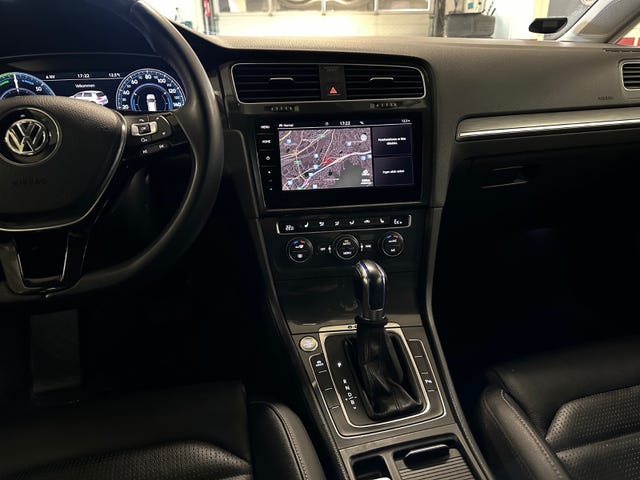 2018 VOLKSWAGEN GOLF - 19