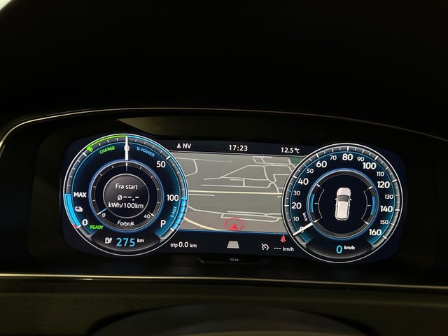 2018 VOLKSWAGEN GOLF - 23