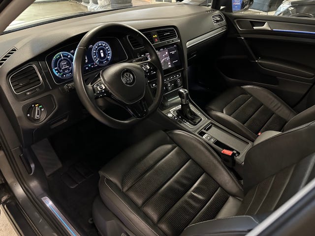 2018 VOLKSWAGEN GOLF - 12