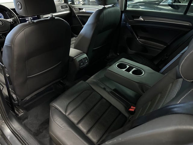 2018 VOLKSWAGEN GOLF - 36