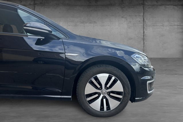 WVWZZZAUZJ8910472 2018 VOLKSWAGEN GOLF-4