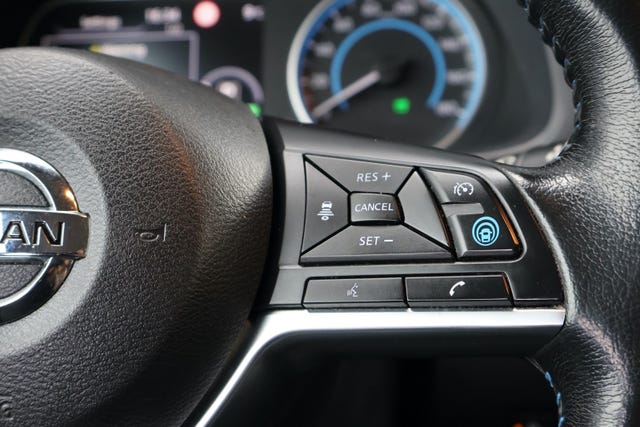 2018 NISSAN LEAF - 27