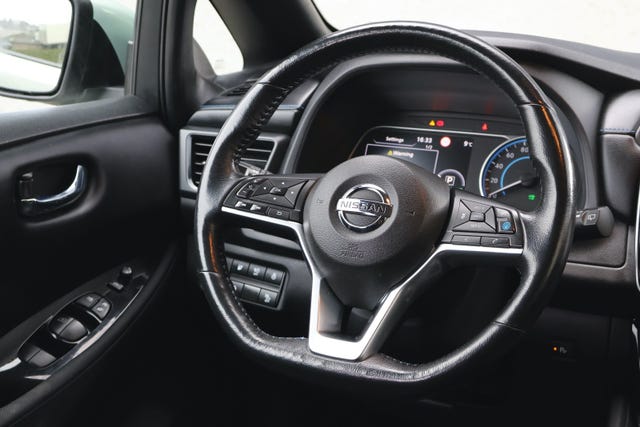 2018 NISSAN LEAF - 24