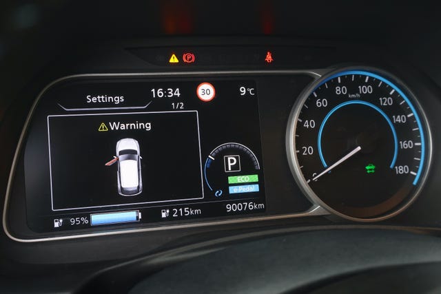 2018 NISSAN LEAF - 26