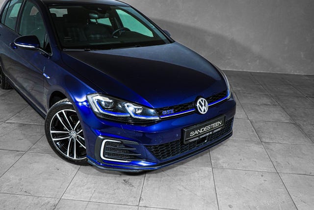 WVWZZZAUZJW801612 2018 VOLKSWAGEN GOLF-2