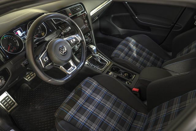 2018 VOLKSWAGEN GOLF - 13