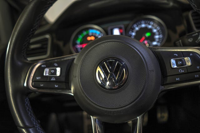 2018 VOLKSWAGEN GOLF - 19