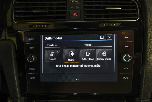 2018 VOLKSWAGEN GOLF - 28