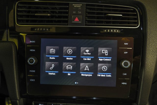 2018 VOLKSWAGEN GOLF - 27