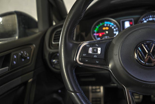 2018 VOLKSWAGEN GOLF - 18