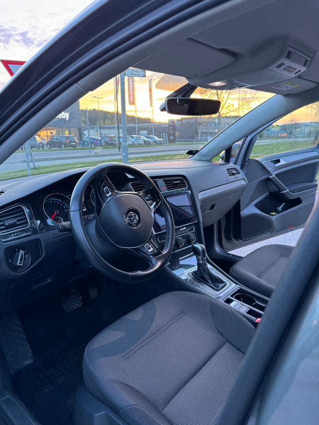 2019 VOLKSWAGEN GOLF - 19