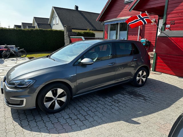 WVWZZZAUZJW906371 2018 VOLKSWAGEN GOLF-1