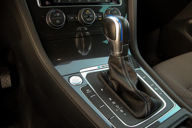 2019 VOLKSWAGEN GOLF - 9