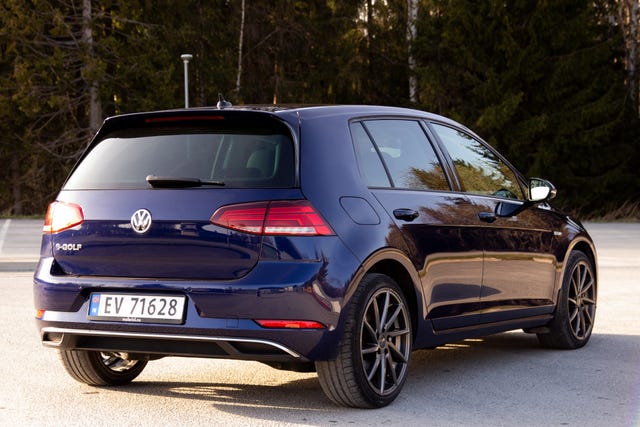 WVWZZZAUZKW915015 2019 VOLKSWAGEN GOLF-3