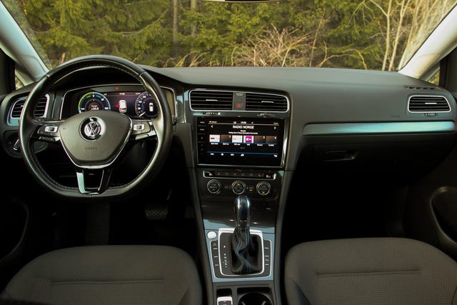 2019 VOLKSWAGEN GOLF - 10