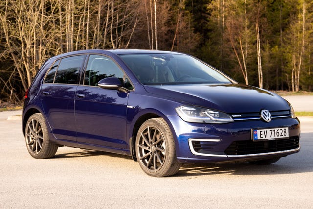 WVWZZZAUZKW915015 2019 VOLKSWAGEN GOLF-1