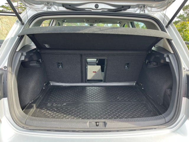2019 VOLKSWAGEN GOLF - 19