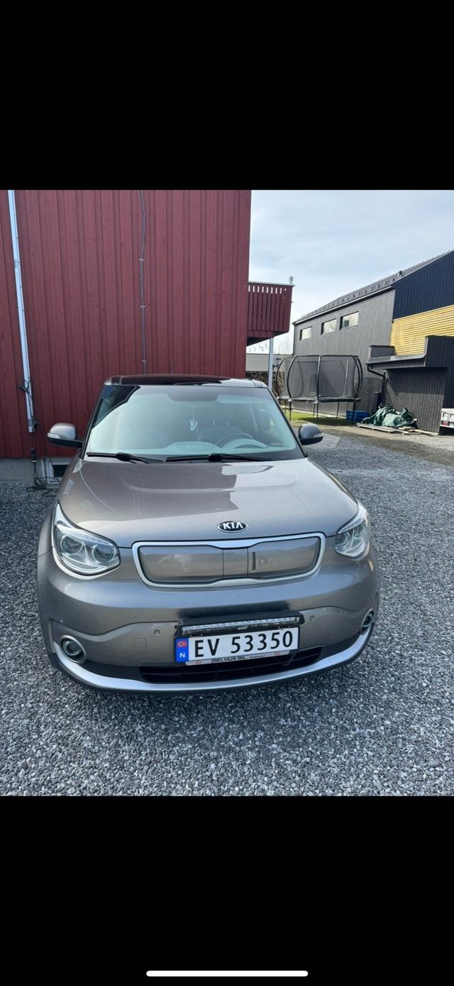 KNAJX81EFK7038994 2019 KIA SOUL-2