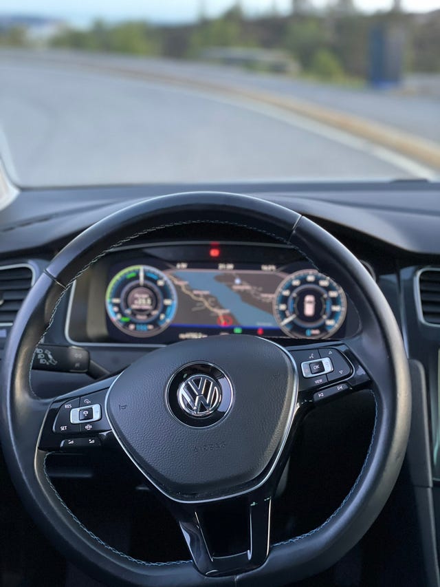 2019 VOLKSWAGEN GOLF - 9