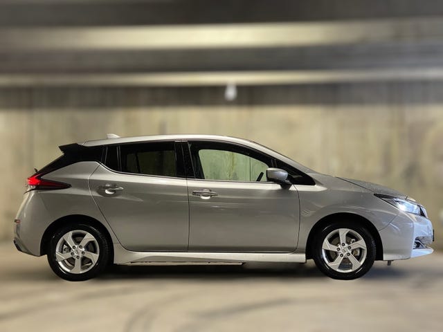 2022 NISSAN LEAF - 32