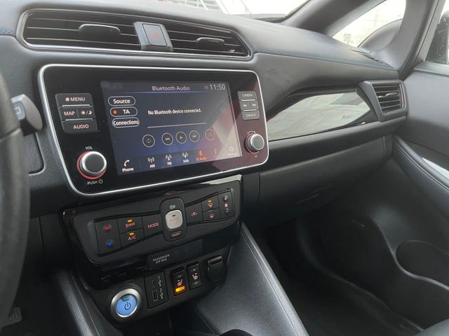 2022 NISSAN LEAF - 16