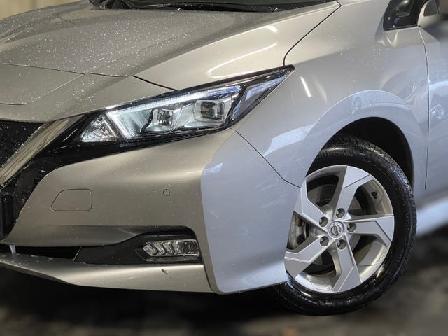 2022 NISSAN LEAF - 33