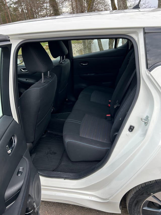 2022 NISSAN LEAF - 8