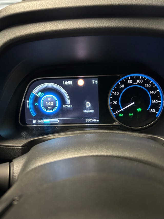 2022 NISSAN LEAF - 11
