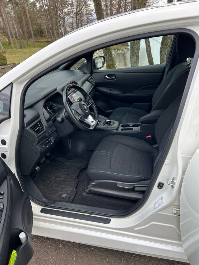 2022 NISSAN LEAF - 7