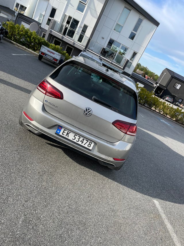WVWZZZAUZJW901019 2018 VOLKSWAGEN GOLF-2