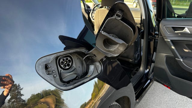 2018 VOLKSWAGEN GOLF - 18