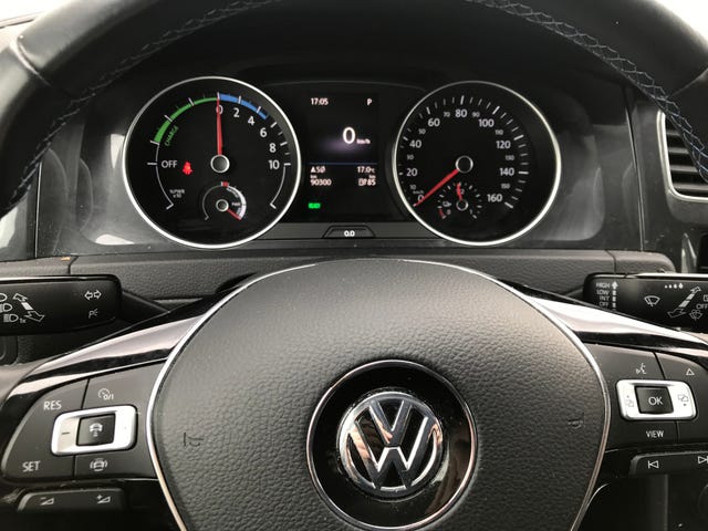 2019 VOLKSWAGEN GOLF - 11