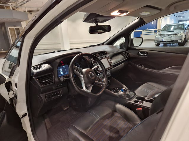 2020 NISSAN LEAF - 8
