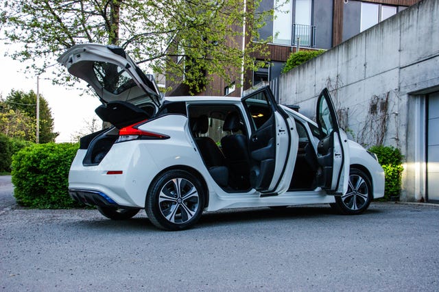 SJNFAAZE1U0027857 2018 NISSAN LEAF-1