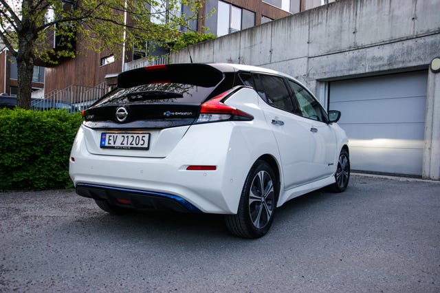 SJNFAAZE1U0027857 2018 NISSAN LEAF-2