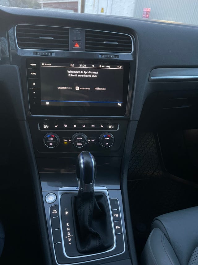 2018 VOLKSWAGEN GOLF - 19