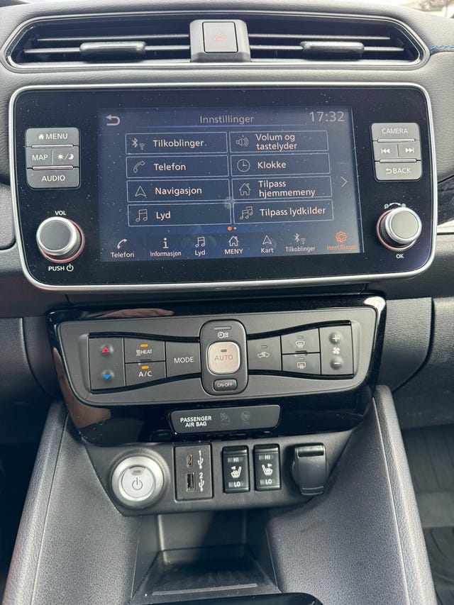 2022 NISSAN LEAF - 10
