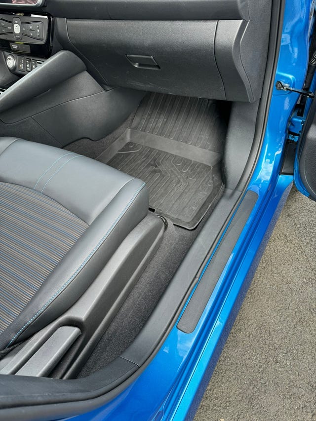2022 NISSAN LEAF - 15