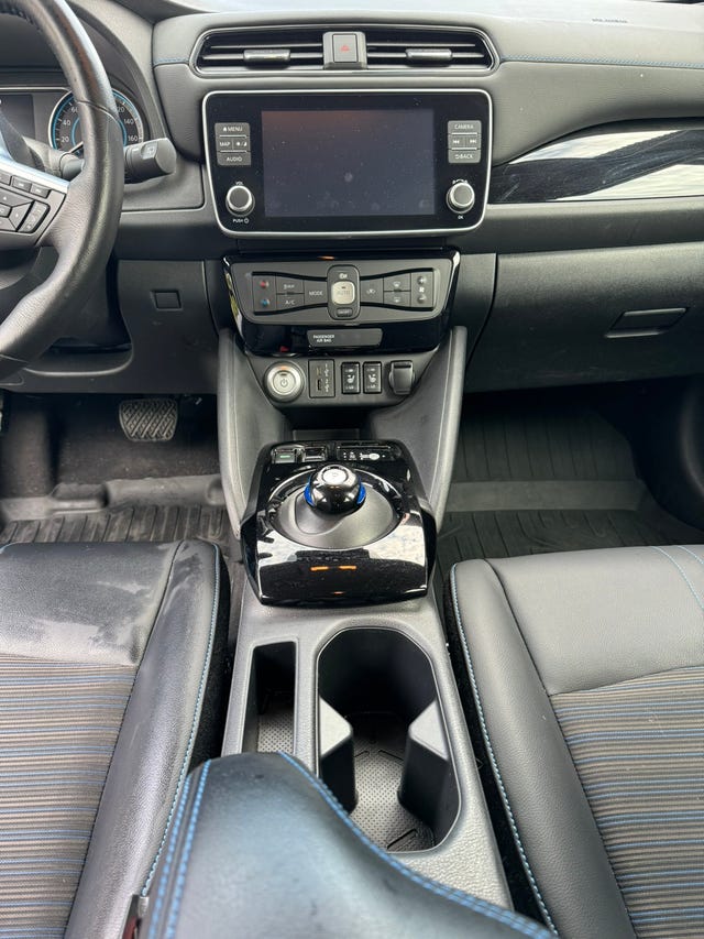 2022 NISSAN LEAF - 12