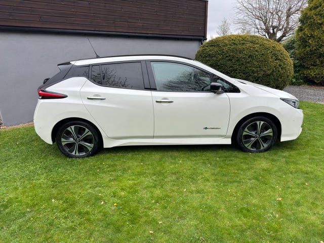 SJNFAAZE1U0028608 2018 NISSAN LEAF-3