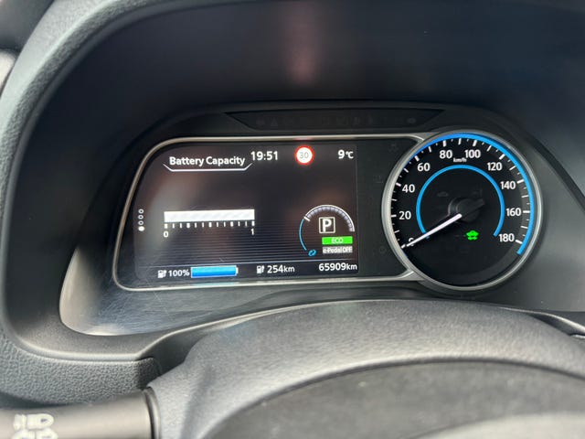 2018 NISSAN LEAF - 33
