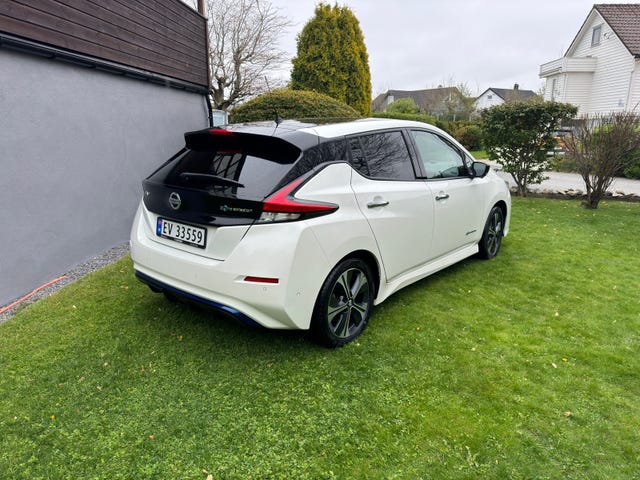 SJNFAAZE1U0028608 2018 NISSAN LEAF-1
