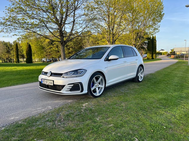 WVWZZZAUZJW813733 2018 VOLKSWAGEN GOLF-0