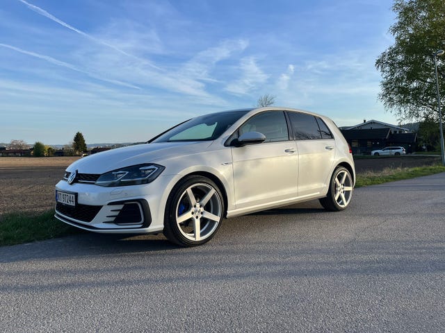 WVWZZZAUZJW813733 2018 VOLKSWAGEN GOLF-2