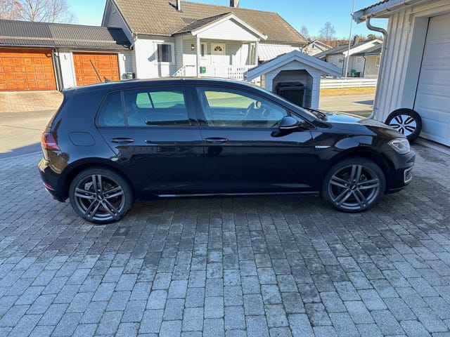WVWZZZAUZJ8907398 2018 VOLKSWAGEN GOLF-0