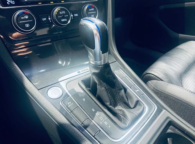 2019 VOLKSWAGEN GOLF - 8