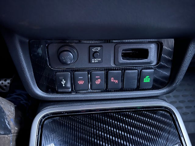 2020 MITSUBISHI OUTLANDER - 24
