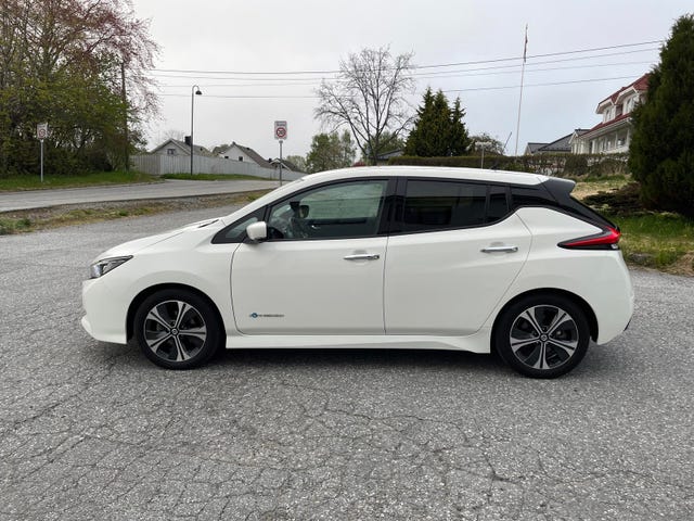 SJNFAAZE1U0035520 2018 NISSAN LEAF-1
